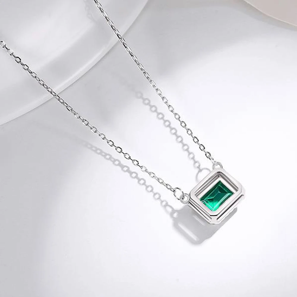 Wong Lain-エメラルドカットのサファイアジェムストーンペンダント