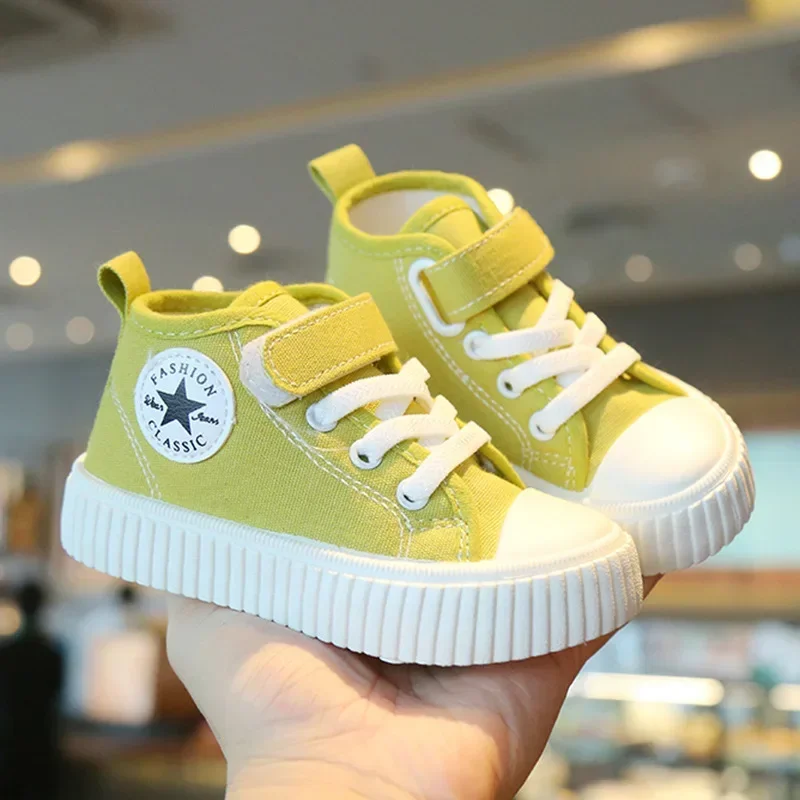 Neue Canvas-Schuhe für Kinder im Frühling und Herbst: Jungen mit weicher Sohle, bequem und rutschfest, Mädchen schlichte und vielseitige Freizeitschuhe._voghion.com