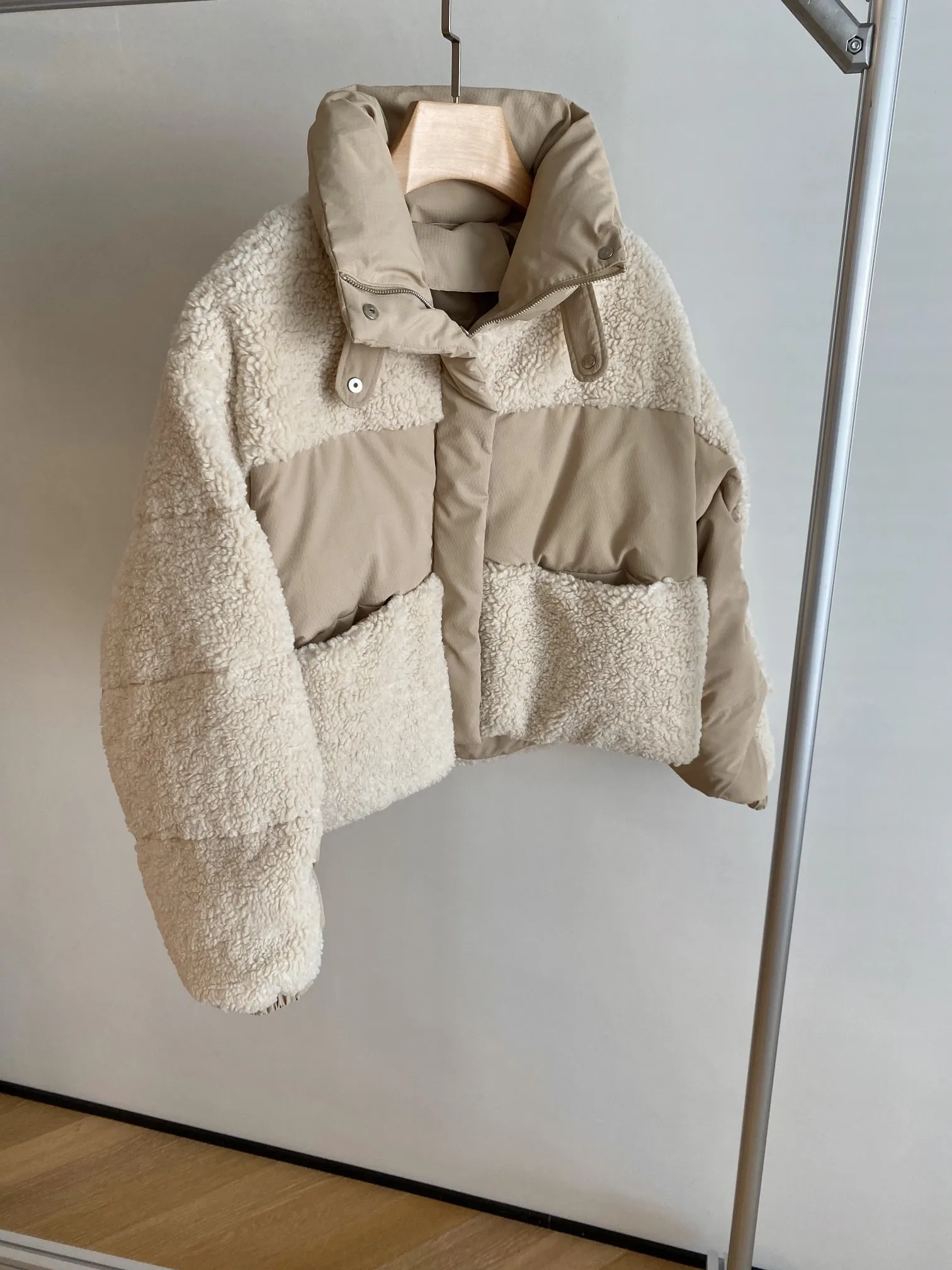 

2023 Winter New Women's Wear Lambswool Stitching Warm White Duck down Turtleneck down Jacket Drop Shoulder 1106