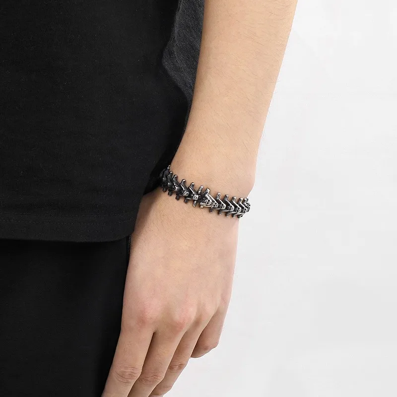 HaoYi Skull Stainless Steel Charm Bracelet for Men Punk Style Link Chain Boyfriend For Valentine's Day Gift Jewelry