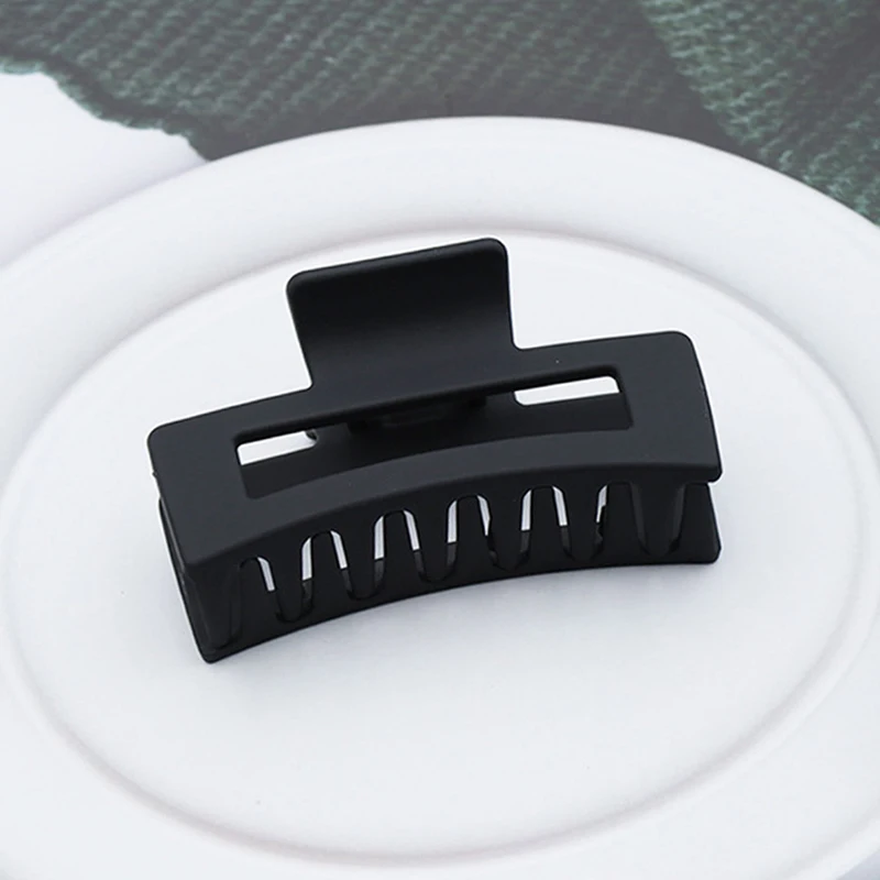 Рисунок 5 - Новые матовые пластиковые заколки