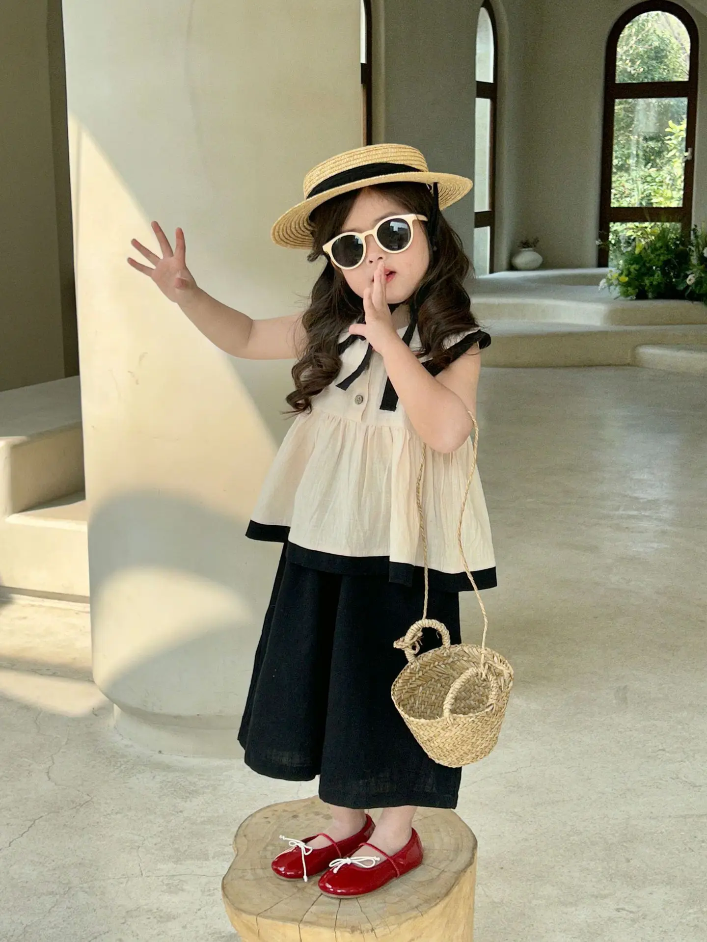 

Летняя Новинка, детская одежда, хлопковая рубашка и брюки с широкими штанинами для девочек в студенческом стиле, комплект из 2 предметов, детская одежда для девочек