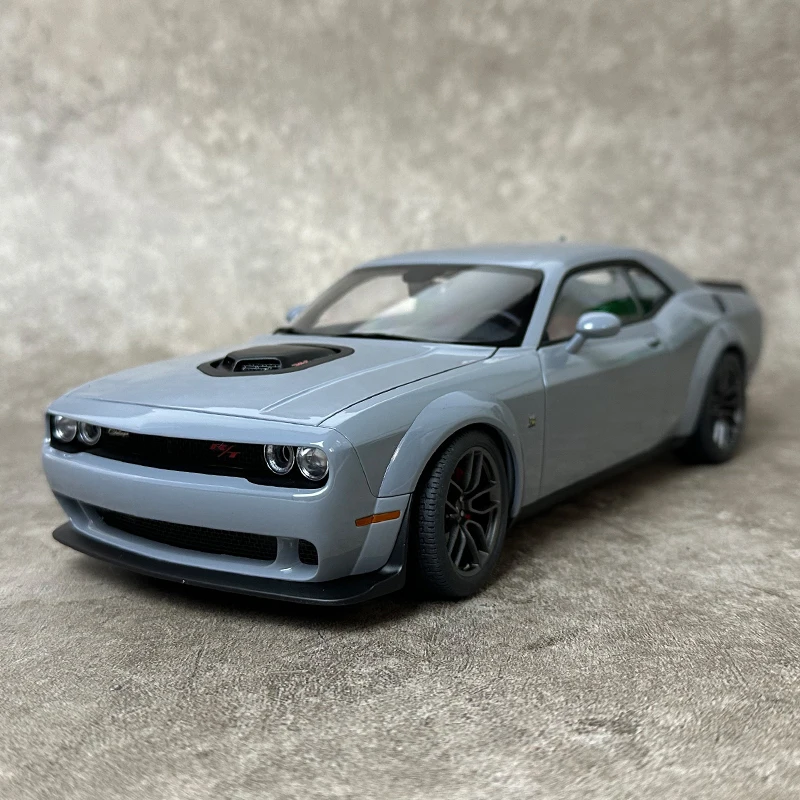 自動車 Dodge Challenger 1:18 diecast model car 1302.240014.bu1.ns.jpg