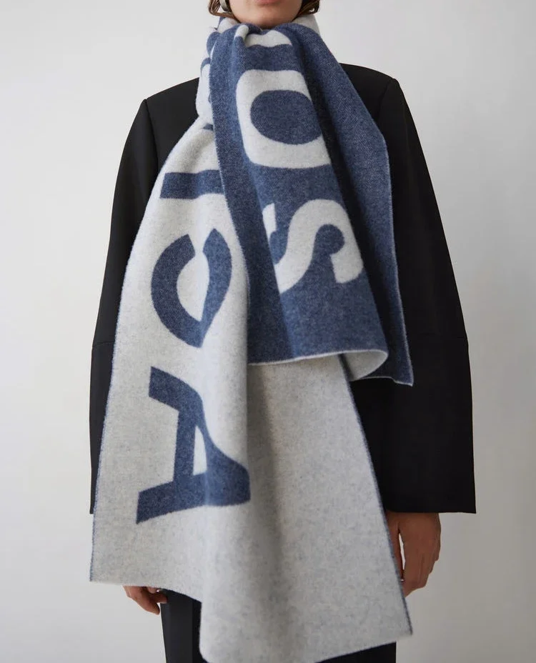 Кашемировый женский зимний шарф с кисточками