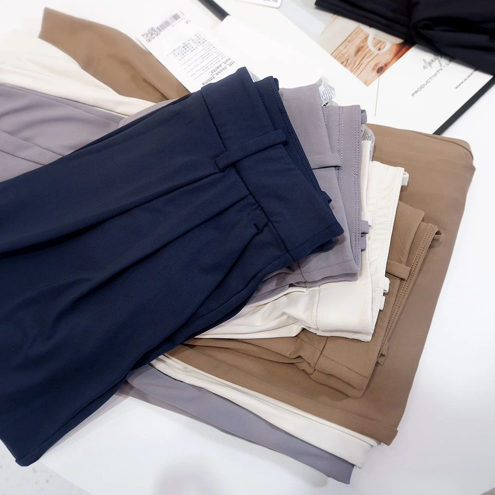 Pocketed suit pants with pleats, cool feeling, versatile wide-legged, long pants, casual, straight-cut, elastic waist