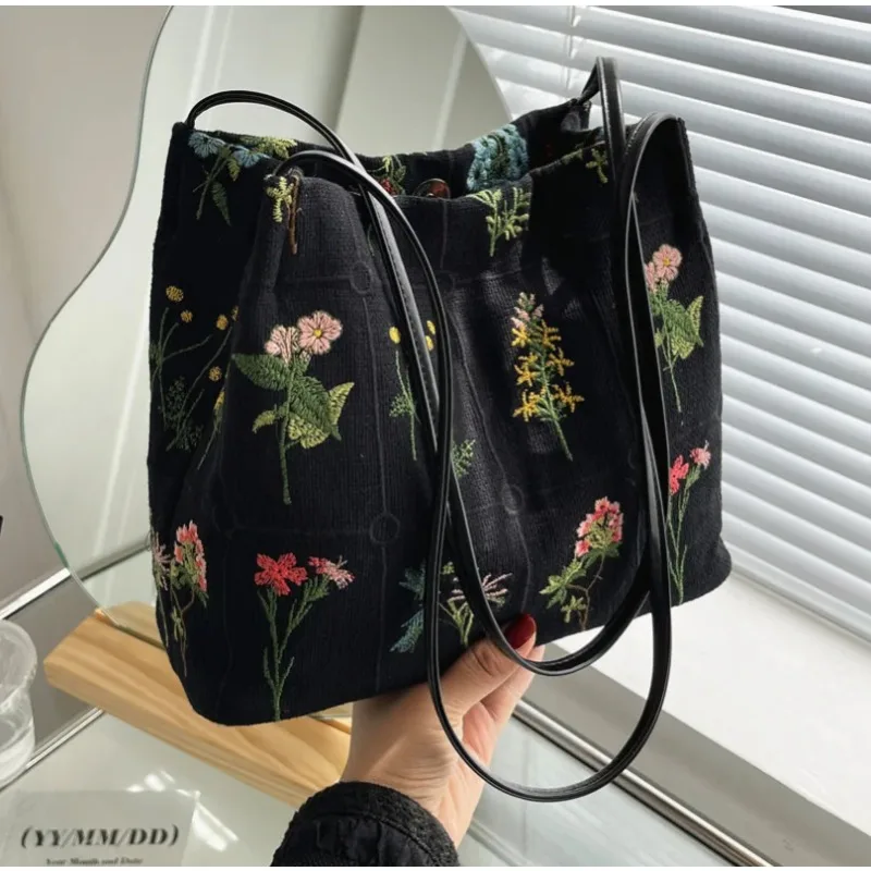 

Casual Fashion Designer Flower Shape Handbags For Women New Trend Crossbody Large Capacity Big Tote Bag Shoulder Shopping Pack