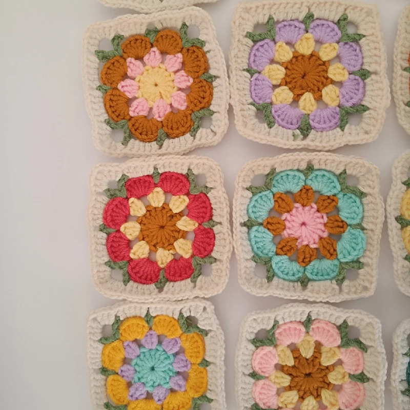 DIY 크로 셰 뜨개질 여러 가지 빛깔의 컵 받침 광장 DIY 창조 바느질 의류 레이스 담요 장식 수제 컵 패드 8cm 패치