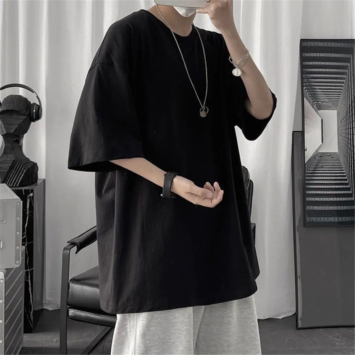 코튼 여름 패션 남성 T 셔츠 캐주얼 솔리드 반소매 클래식 티 남성 100% 코튼 한국 힙합 탑 티셔츠 블랙 화이트