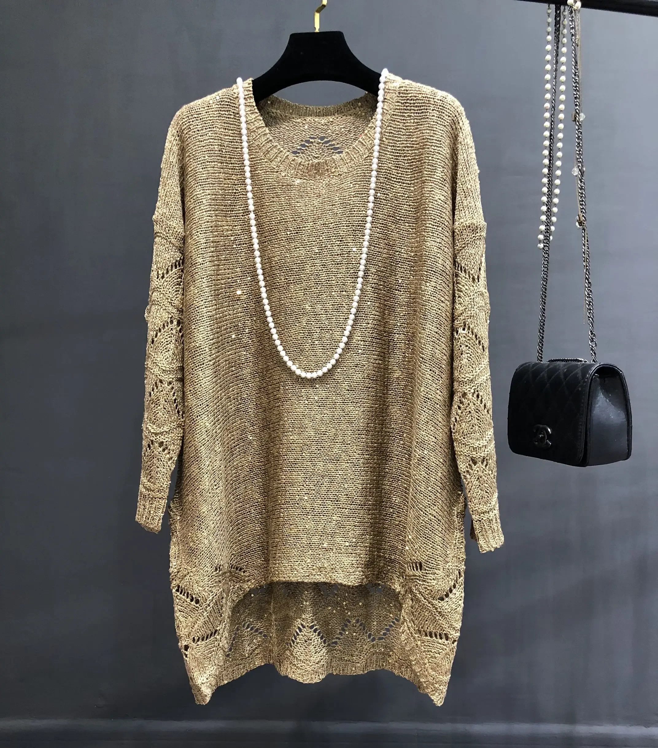 

Spring and Autumn new loose large size fat sister hollowed out glitter long knit lady's jumper gold thread sweater long top