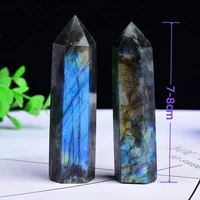 Point de labradorite naturel, un cadeau en cristal parfait, une pierre d'encens, le point central d'un cercle magique 2