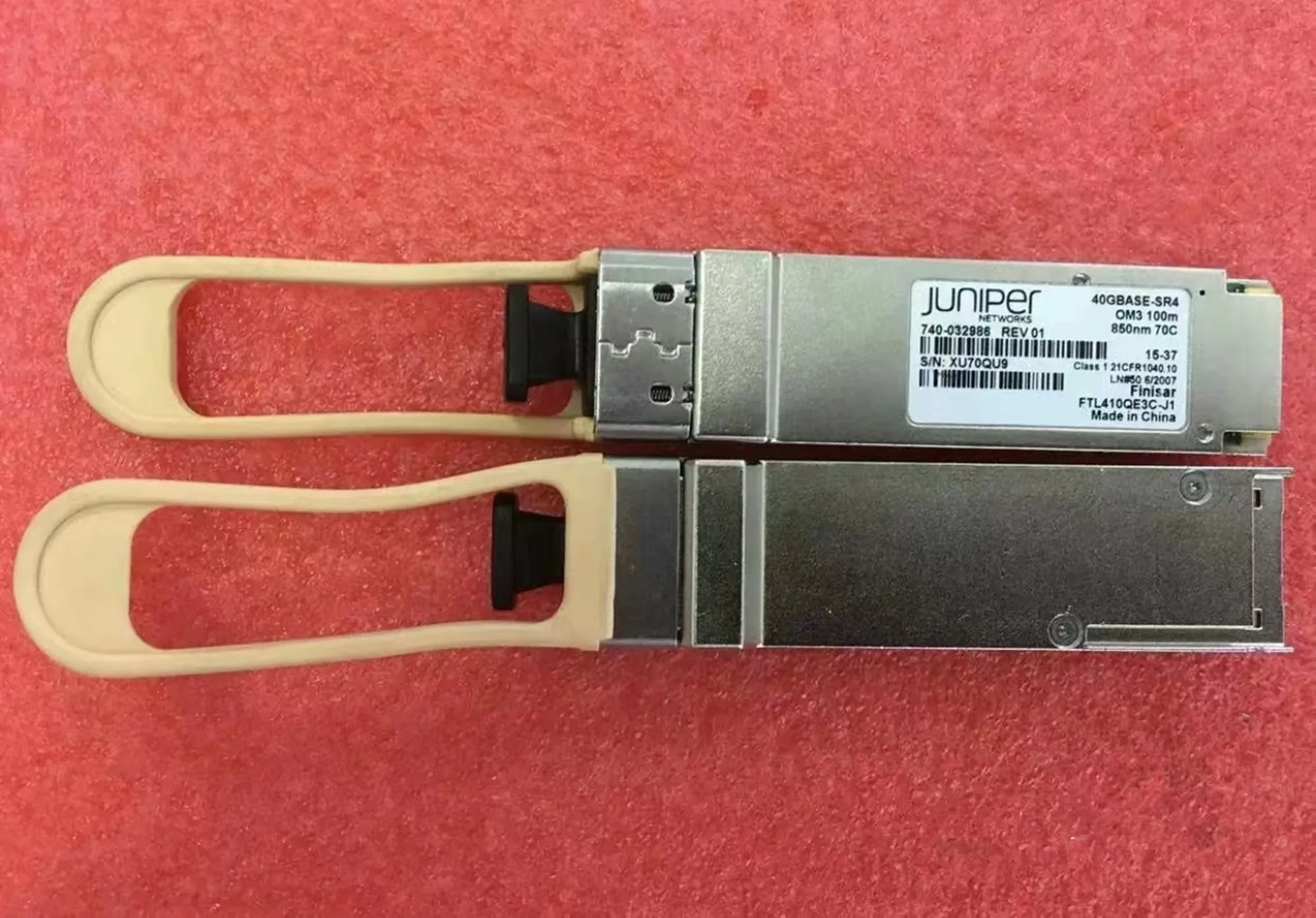 JUNIPER 40G QSFP Module Switch/40GBASE-SR4 FTL410QE3C-J1 740-032986 OM3 100M 850nm/QSFP 40GB Fiber Transceiver juniper qsfp module 40gb 740 054050 740 057315 qsfpp 4x10ge lr ipu3a8khab smf 10km 1310nm mpo interface 40g fiber transceiver