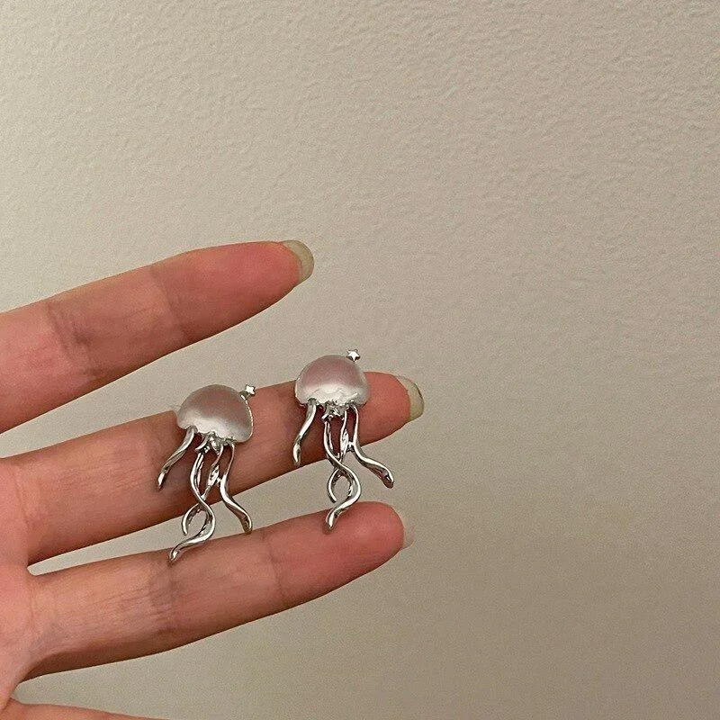 Fashion Design Floating Jellyfish Matte Crystal Earrings 2023 Korean Creativity Personality Female Acaleph Stud Earrings Jewelry