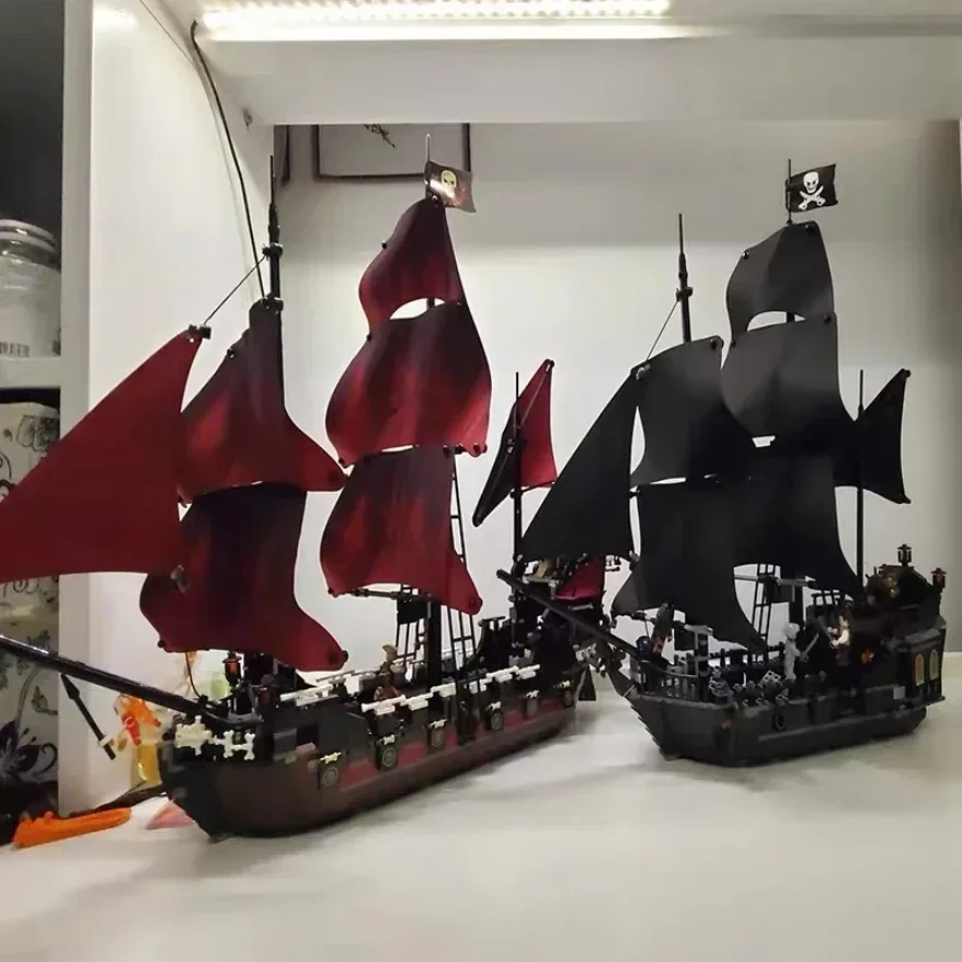 

Stock Queen Anne's Revenge Ship Compatible Black Pearl Ship Model Ships Building Blocks Boys Birthday Caribbean Gifts Kids Toys