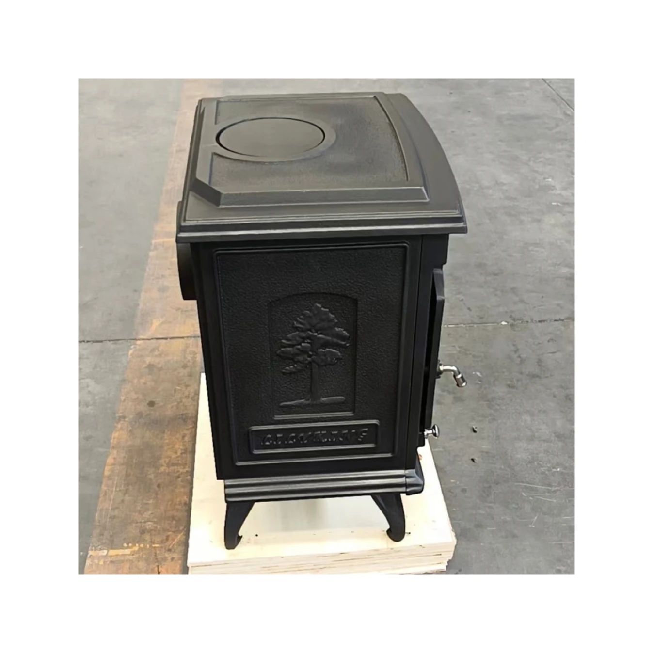 เตาผิงไม้แบบคลาสสิกยุโรป สำหรับใช้ภายในอาคาร ปราศจากควัน ทำจากเหล็กหล่อ ให้ความร้อนด้วยไฟจริง 1