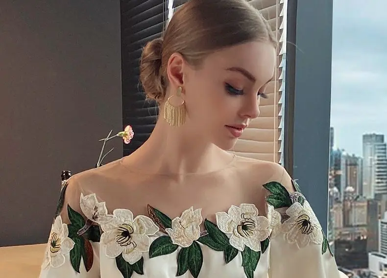 Chemisier brodé élégant pour femme