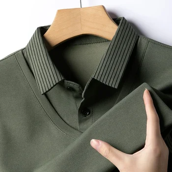 Nuova Camicia Polo da Uomo 2026, Casual e alla Moda, a Maniche Lunghe, Tinta Unita, Effetto Due Pezzi, Versatile per Tutte le Stagioni