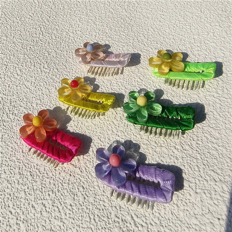 

Colorful Flower Small Dog BB Hair Clips Yorkshire Hairpin Fashion Cute Pet Headdres Pet Comb Clip Dog Pet Grooming Accessories