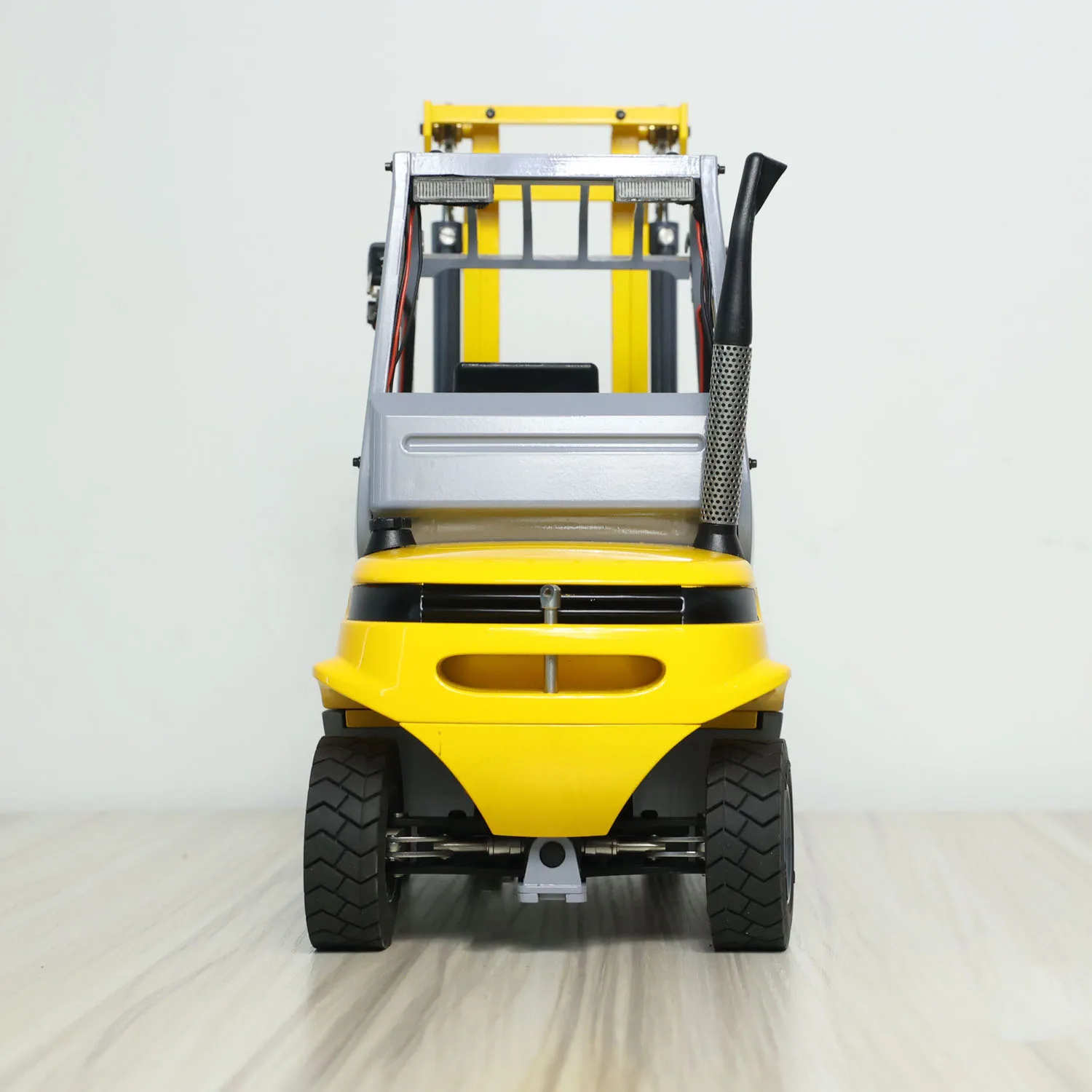 1/14 RC Hydraulic Forklift Mini Metal Wheeled Transfer Car RTR DIY Painted Finished Folk Lift Truck Cars Vehicle Model Boys Toys 4