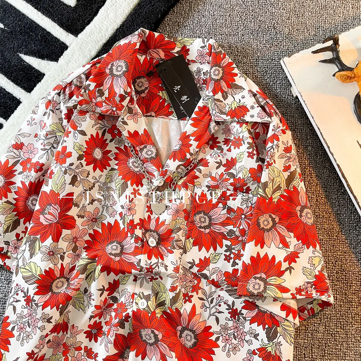Summer Retro Polo Collar Short Sleeve Flower Shirt New Couple Hawaii Beach Men And Women Loose And Lightweight Sunscreen Shirts