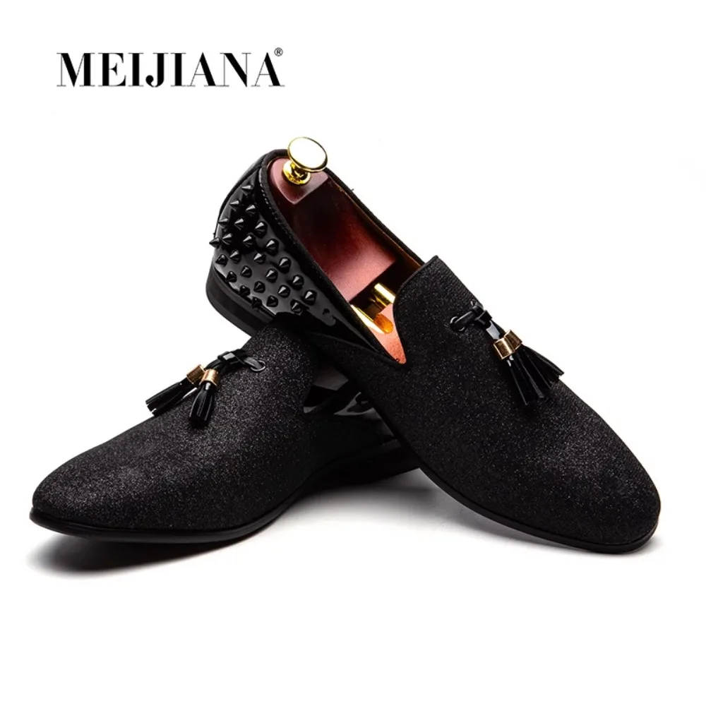 

Men Spikes Shoes Brand Moccasin Oxfords Driving Shoes Men Loafers Moccasins Dress Shoes for Men New Italian Tassel Shoe