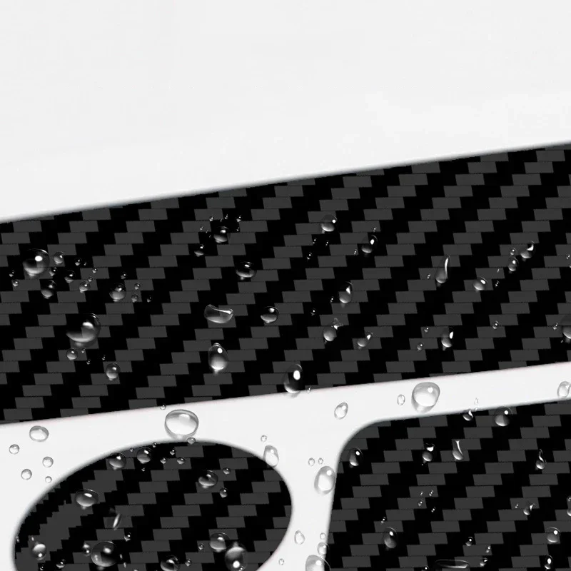 Нанасяне на защитен стикер върху веригата на велосипеда