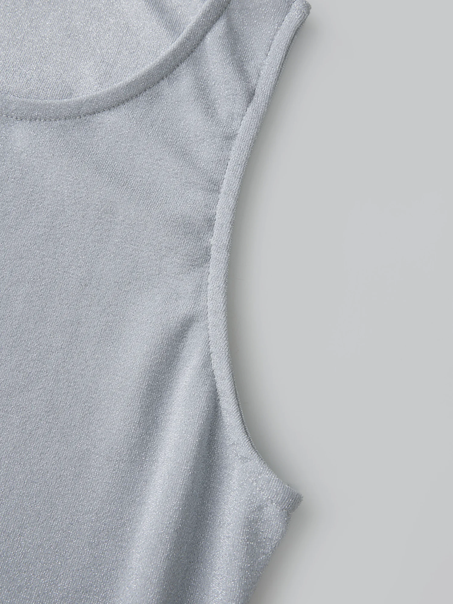 Elegant Lace Evening Gown with V-Neckline and Cap Sleeves Floor Length Formal Dress for Women