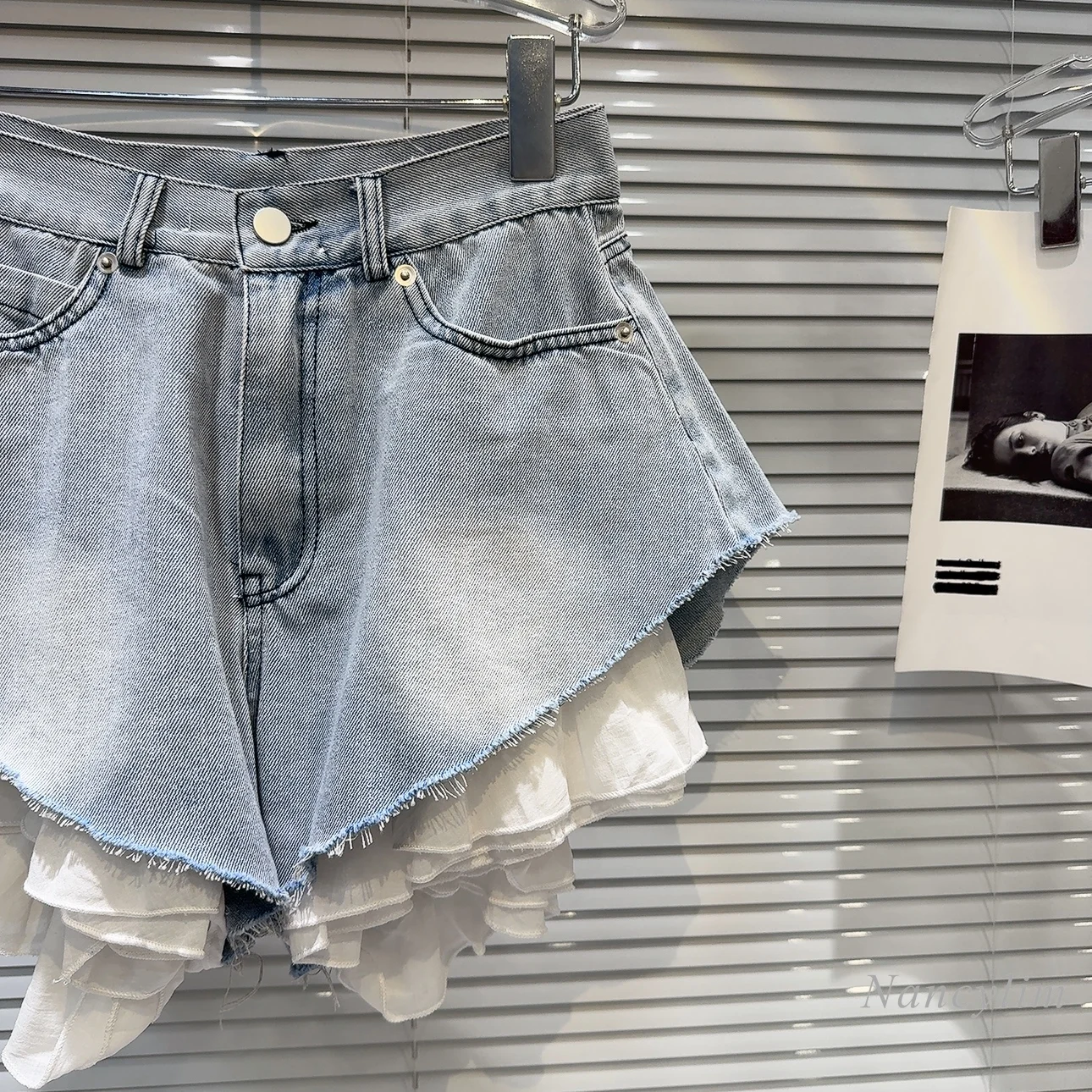 2024 Summer New Personalized Ruffles Hem Washed White Beveled Edge Wide-Leg Denim Shorts for Women