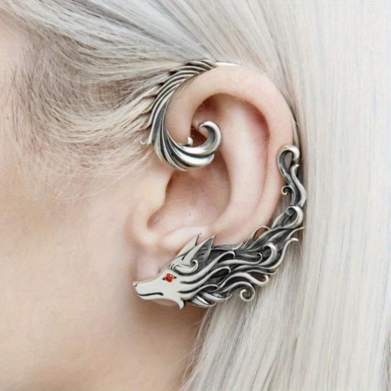 Vintage Ethnic Silver Color Metal Carving Wolf Clip Earrings for Women Hip Hop Jewelry
