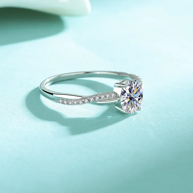 Platinum Pt950 1ct Moissanite Ring – Women’s Wedding & Proposal Jewelry - Image 3