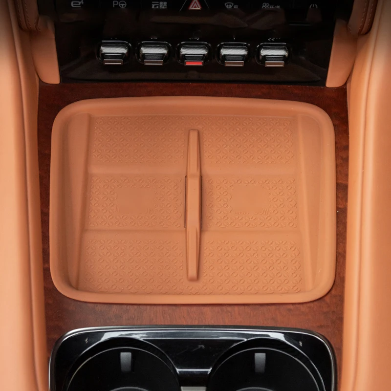 Silicone Wireless Charger Pad For Byd Yangwang U8 Anti-Slip Charger Pad Cover Center Console Charging Mat Protector