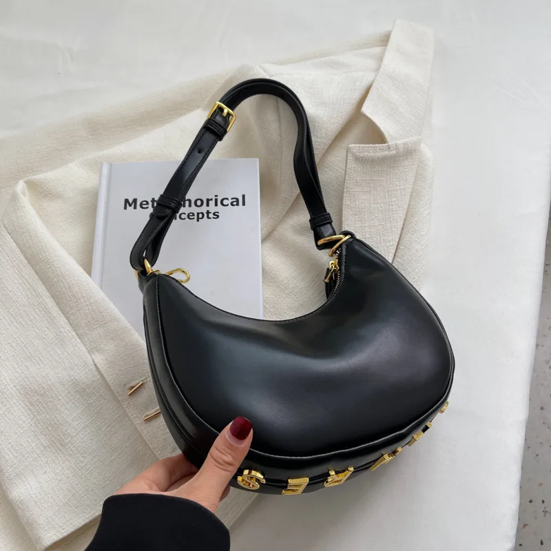 

2023 Fashion Trend Women Shoulder Bag Luxury Designer Letter Crescent Armpit Bag Metallic PU Leather Handbag Female Bags y2k