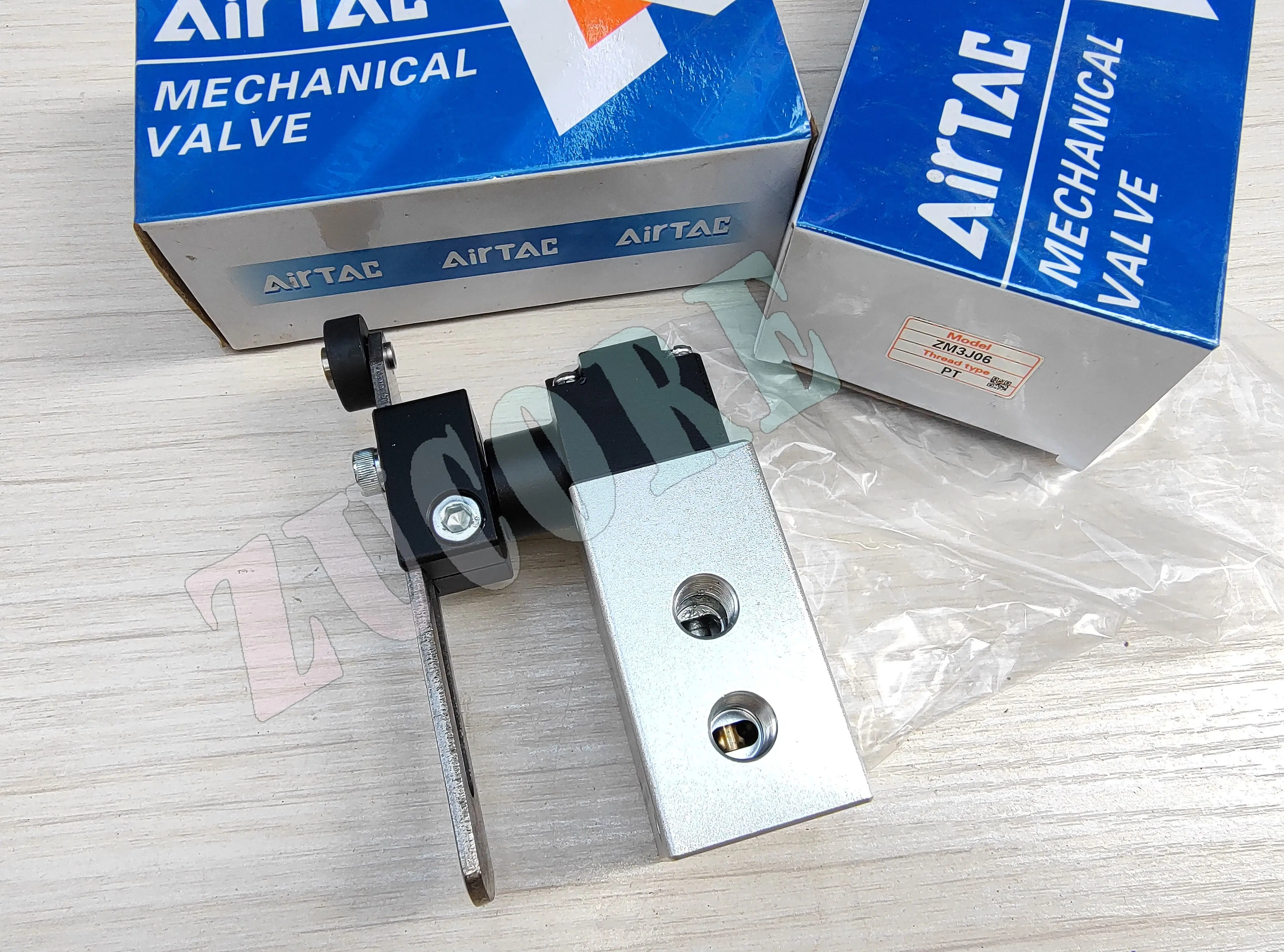 AirTAC 헤비듀티 기계식 밸브 공압 이동 스위치 ZM3J-06 압력 -0.1 1.0Mpa
