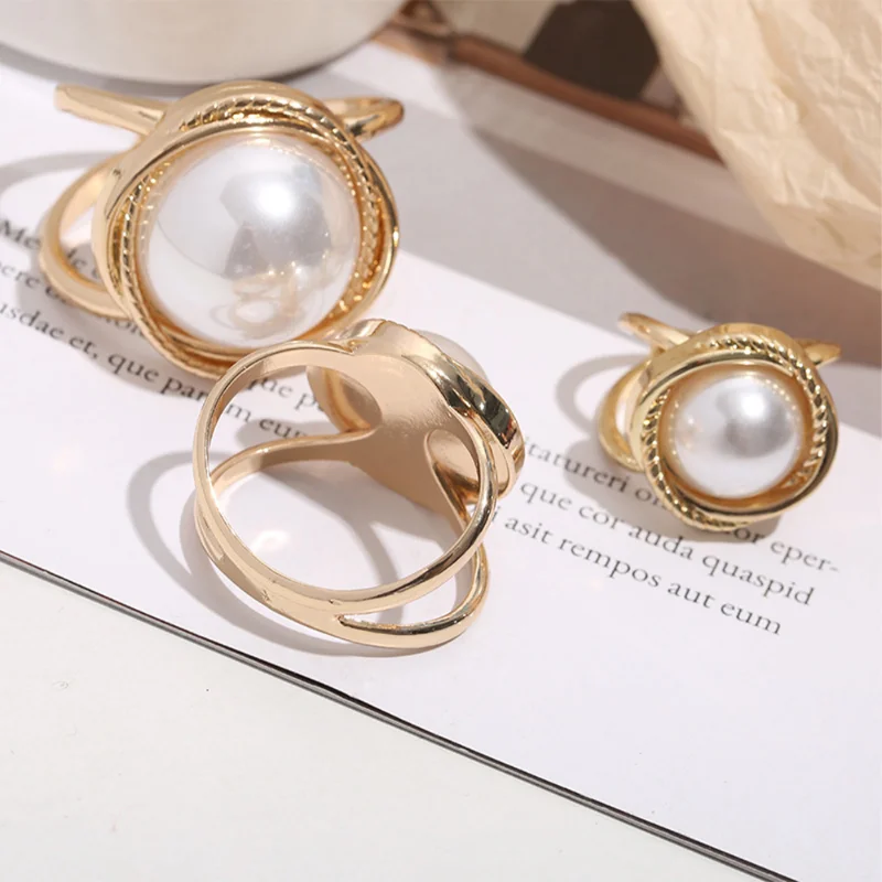 Trendy Vintage Rhinestone Heart Scarf Buckle Metal Crystal Scarf Ring Women  Hollow Scarves Buckle Brooch Jewelry Accesories