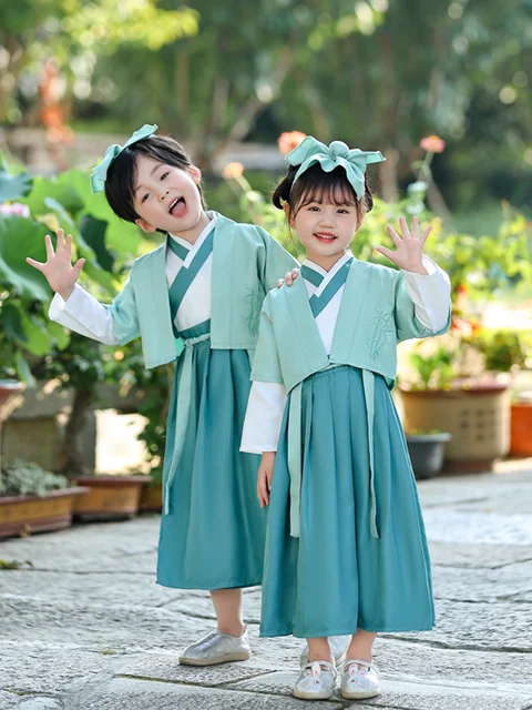 어린이 한복 - 중국 전통 의상으로 초등학생들의 중국 스타일 연출하기