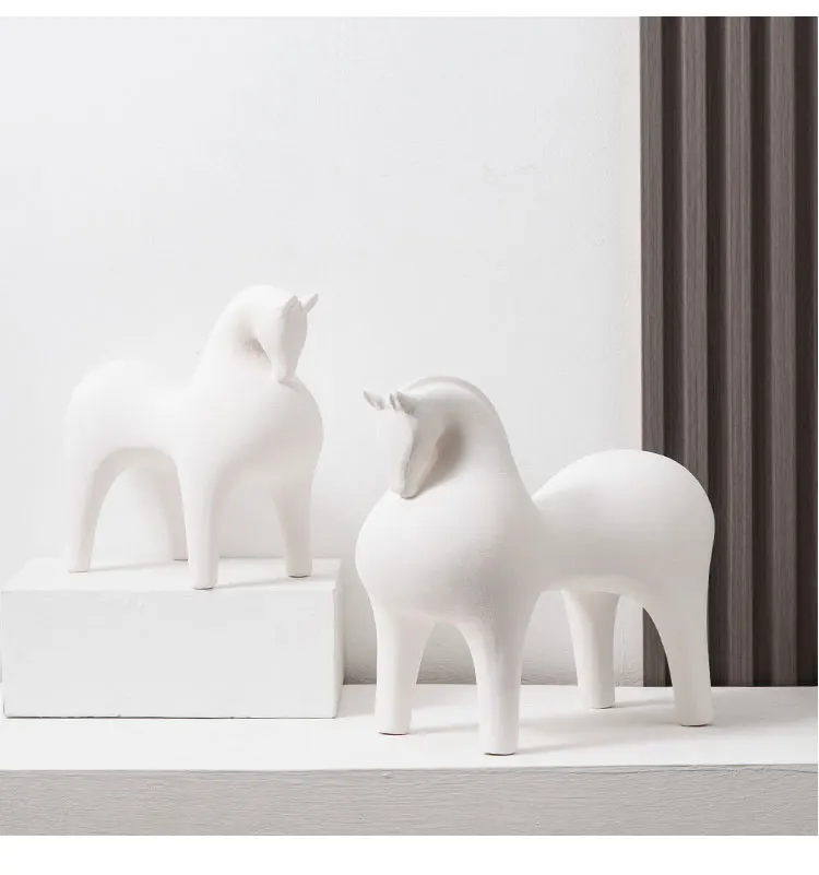 Creative Red Horse Ceramic Ornaments Hall Model Room Hotel Front Desk Ornaments Relocation New House Gift Cabinet Furnishings