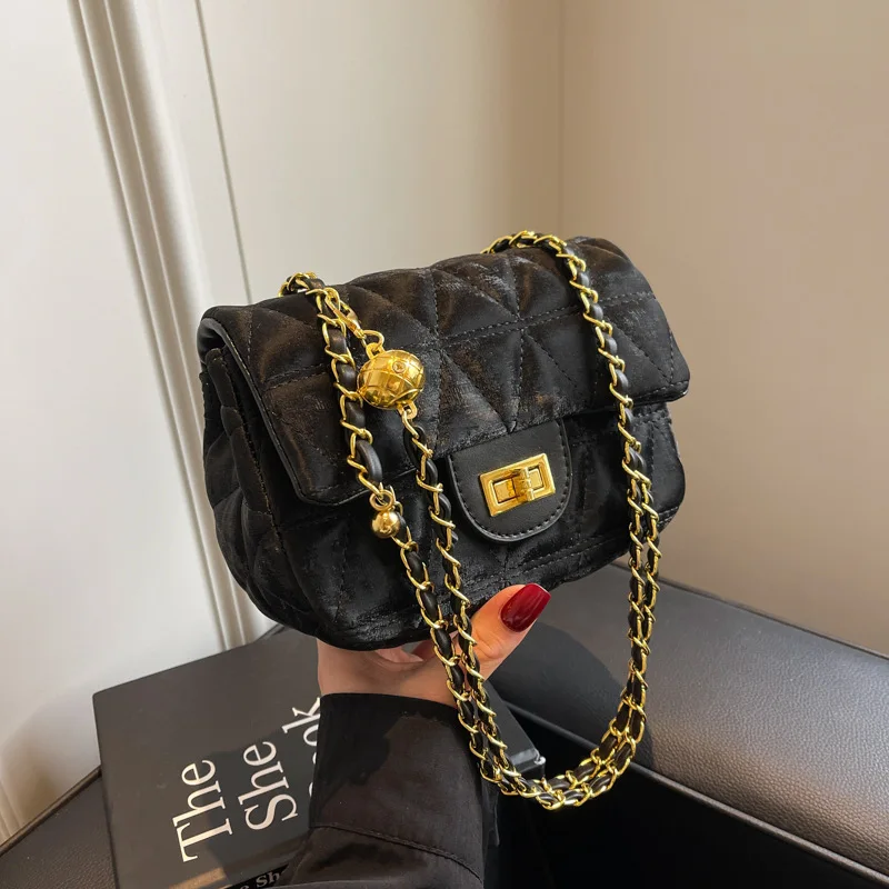 Popular Embroidery Thread Small for Women 2024 New Fashion All-Match Chain Messenger Casual Square Bag