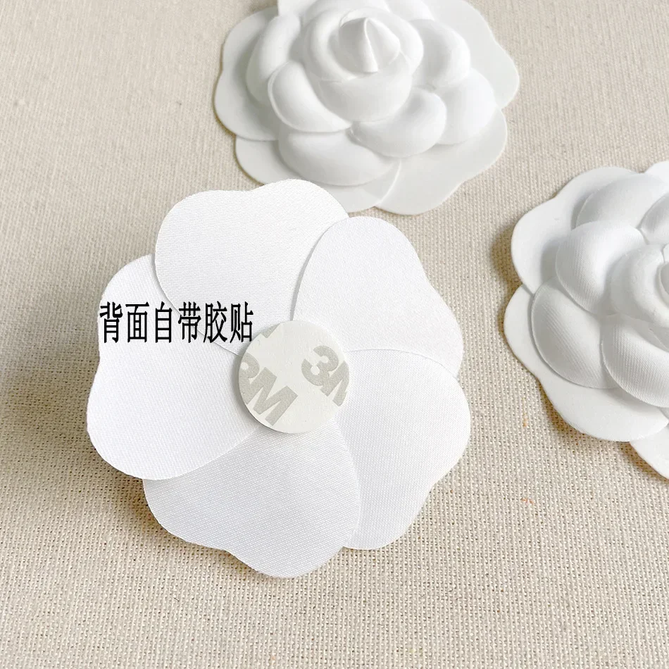 50 개/가방 흰색 동백 꽃 장식 선물 상자 DIY 파티 결혼식을위한 Aessories