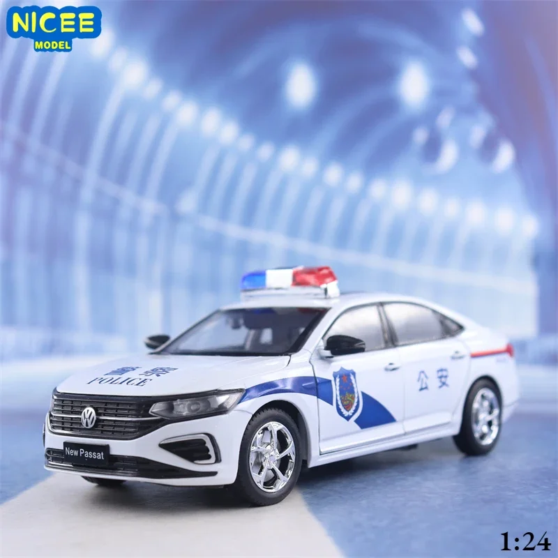 

1:24 Volkswagen Passat police car Simulation Diecast Metal Alloy Model car Sound Light Pull Back Collection Kids Toy Gifts F599