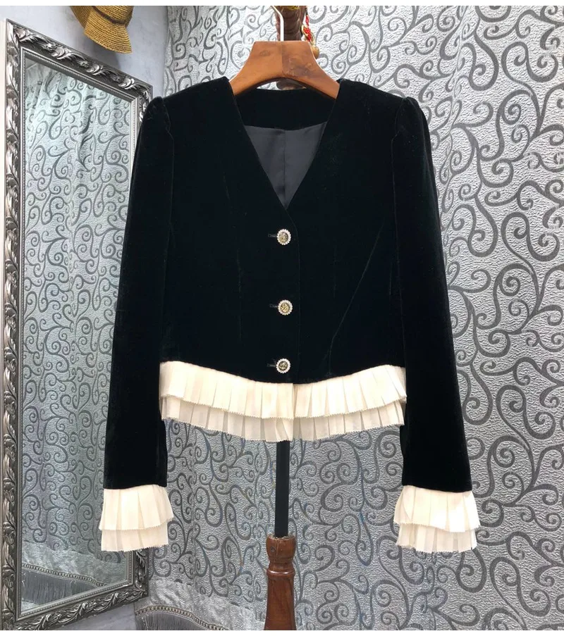 

2022 Autumn Winter Fashion Black Coats High Quality Velvet Women V-Neck Beading Button White Pleated Color Block Vintage Tops