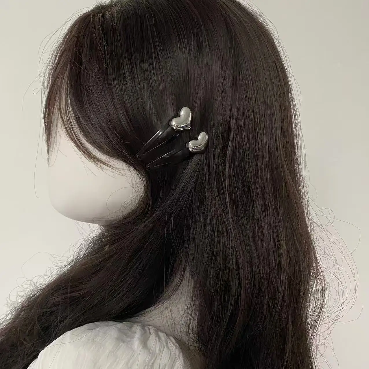 1PC Black Hair Clips with Silver Heart - shaped Decor, Cute Hair Accessories for Women, Ideal for Stylish Side Hair Styling