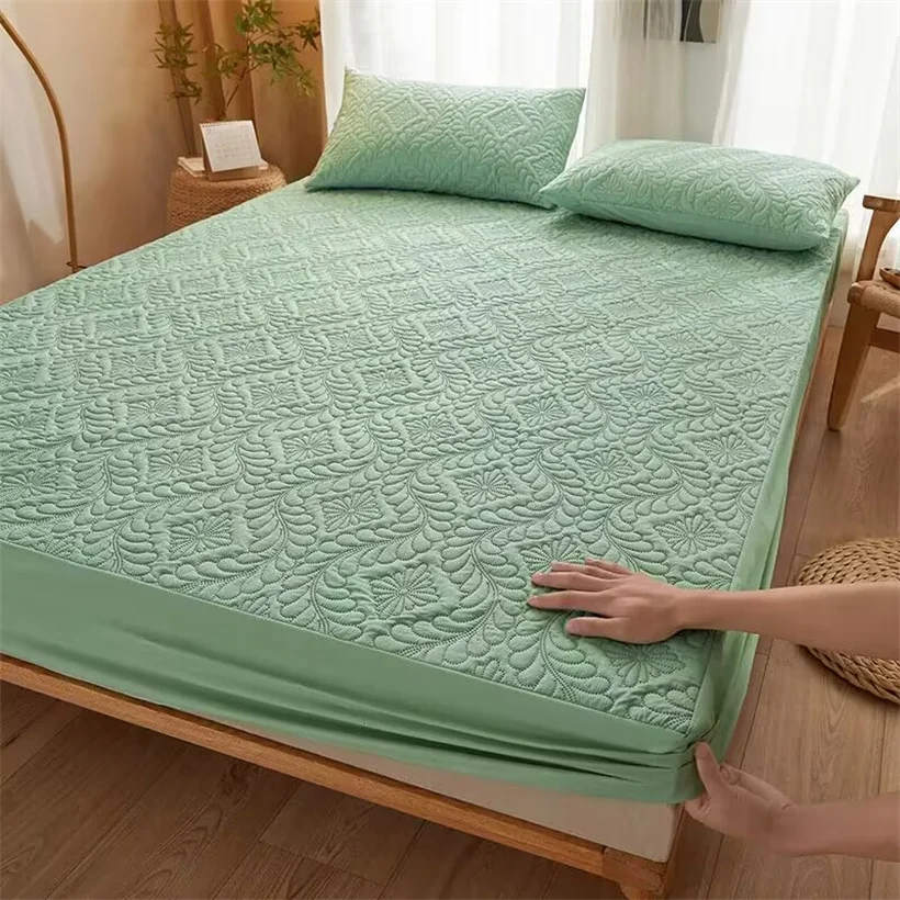 Quilted Embossed Waterproof Mattress Protector Fitted Sheet Waterproof Bed  Cover with Elastic