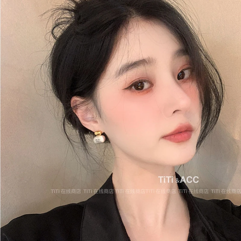 Europe America Designer Frosted Vintage Classic Letter Large Round Gold Silver Earrings Woman Brand Jewelry Trendy