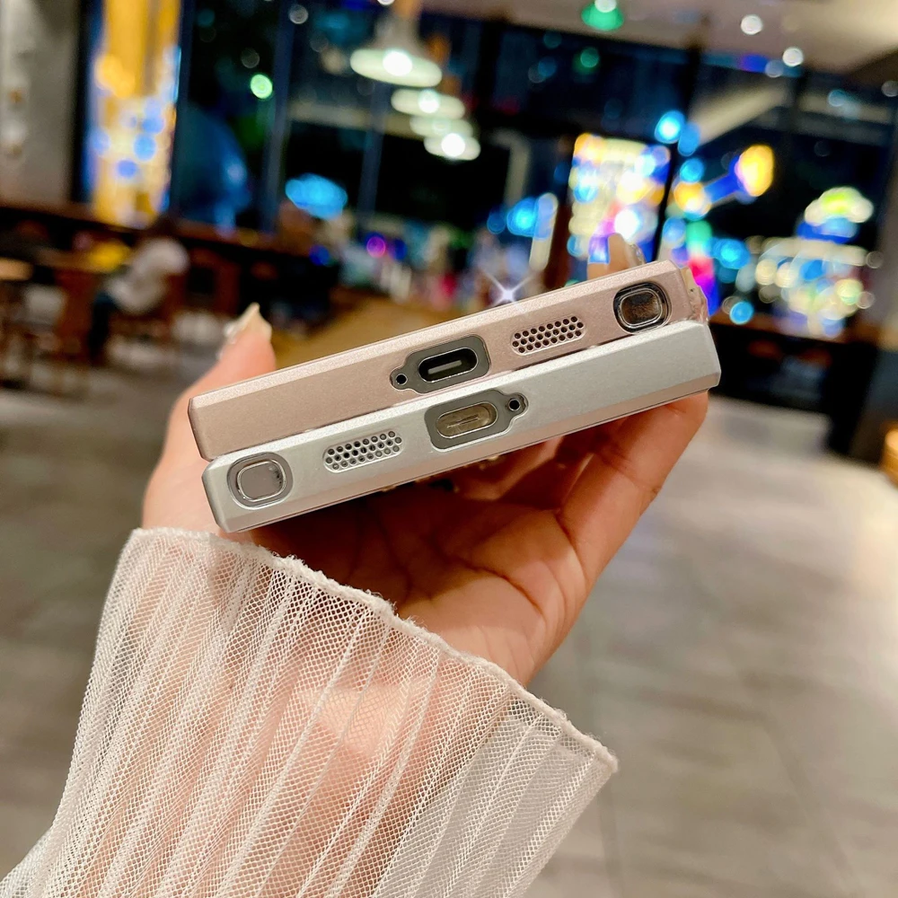 حافظة لامعة على شكل فراشة ماسية لامعة لهاتف سامسون...