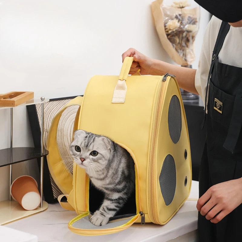 

New transparent cat bag for travel, convenient and breathable pet bag, foldable pet backpack, transparent cat bag