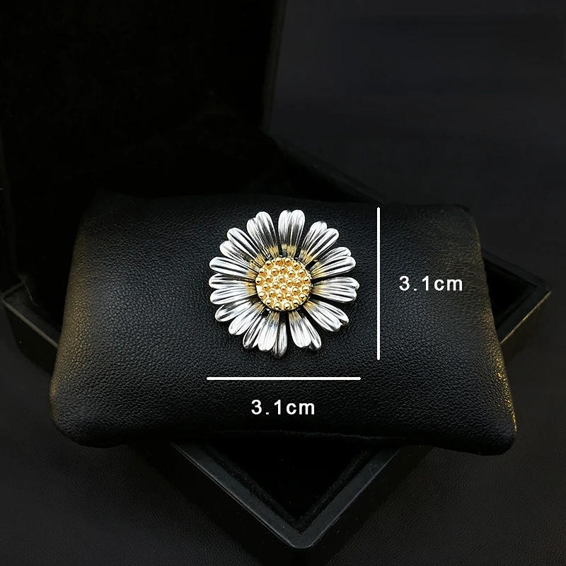 High-Grade Exquisite Little Daisy Flower Brooch Senior Retro Pin Women's  Suit Corsage Clothing Accessories Jewelry Party Gifts