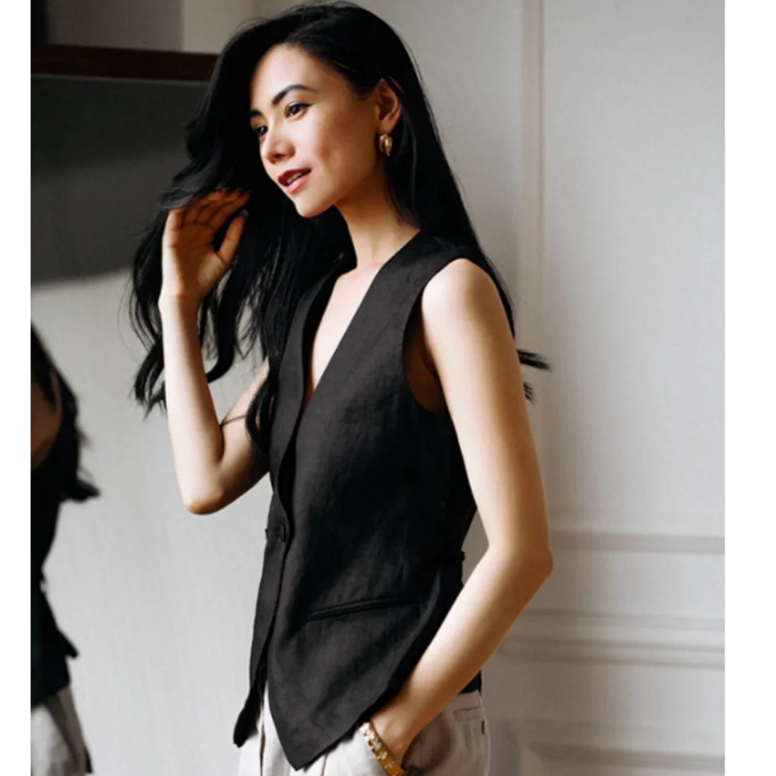 Women's Vest 2023 black sleeveless V-neck casual commuter jacket summer style new in external clothes