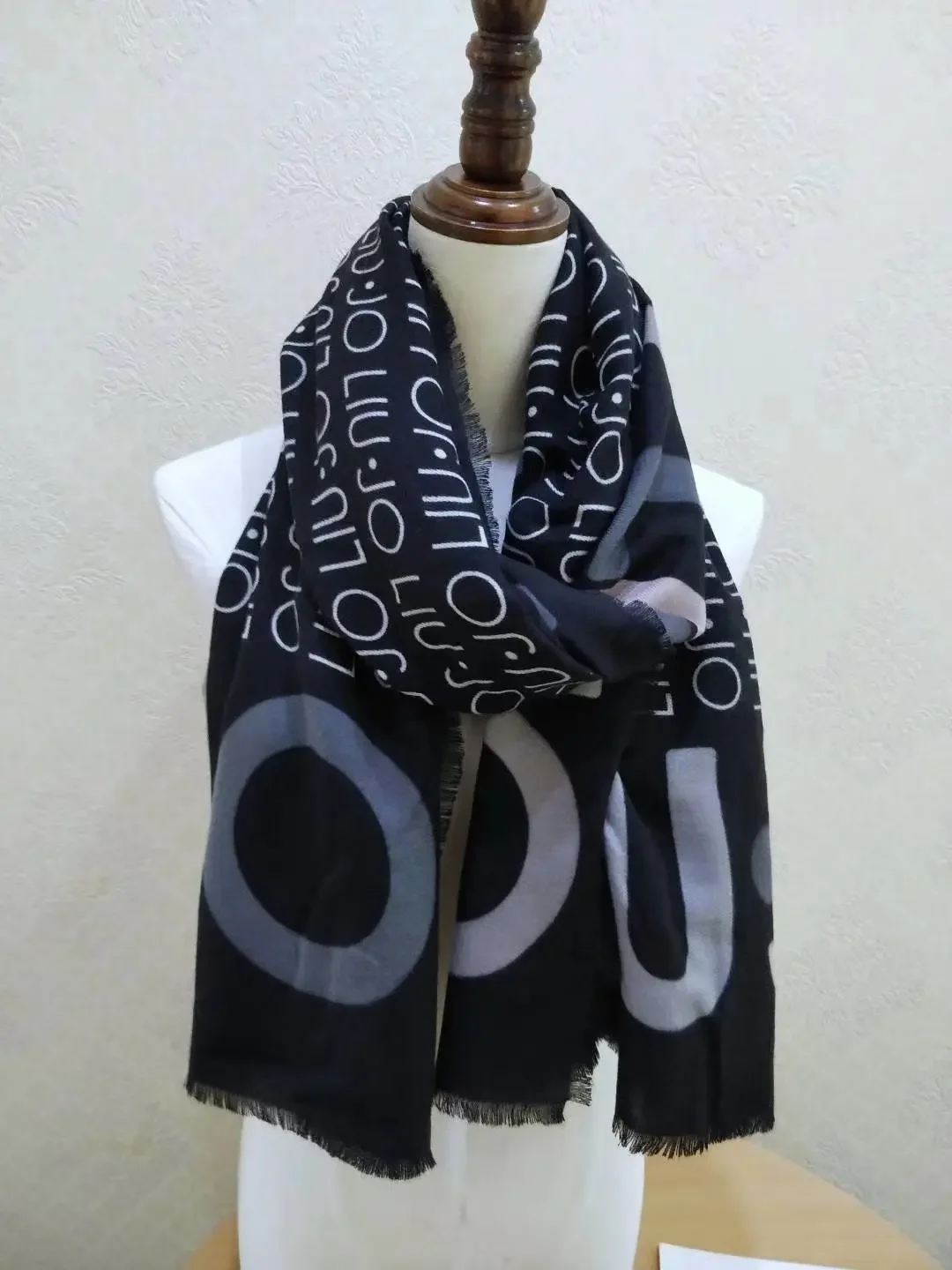 classic fashion letter printed scarf shawl beach sun protection square tartan scarf women chiffon scarf knitted scarf