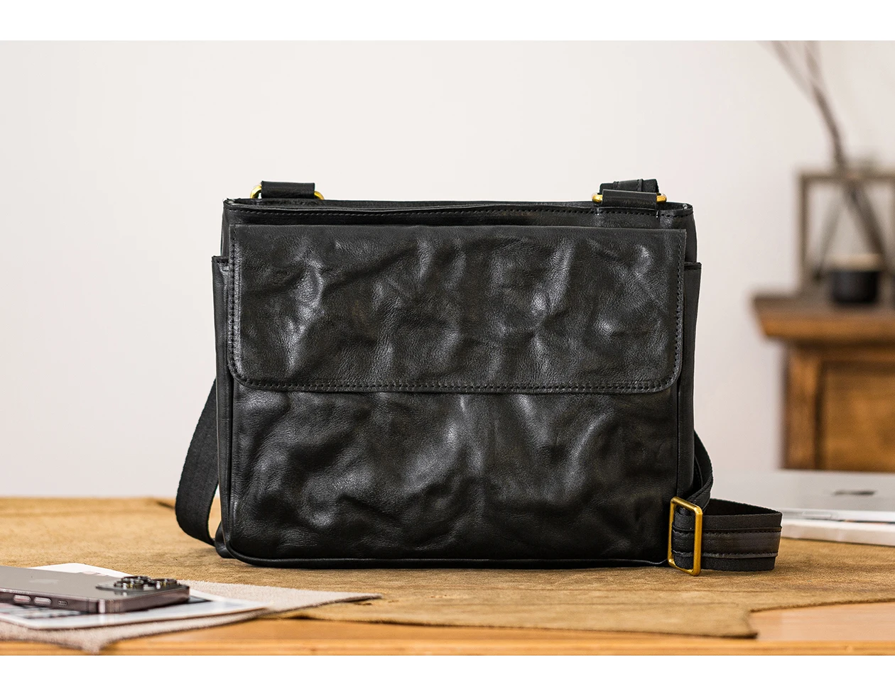 PNDME lässige Vintage-Umhängetasche aus hochwertigem Echtleder für Herren, Outdoor-Reisetasche, luxuriöse Pendler-Umhängetasche aus Rindsleder – Detail 1