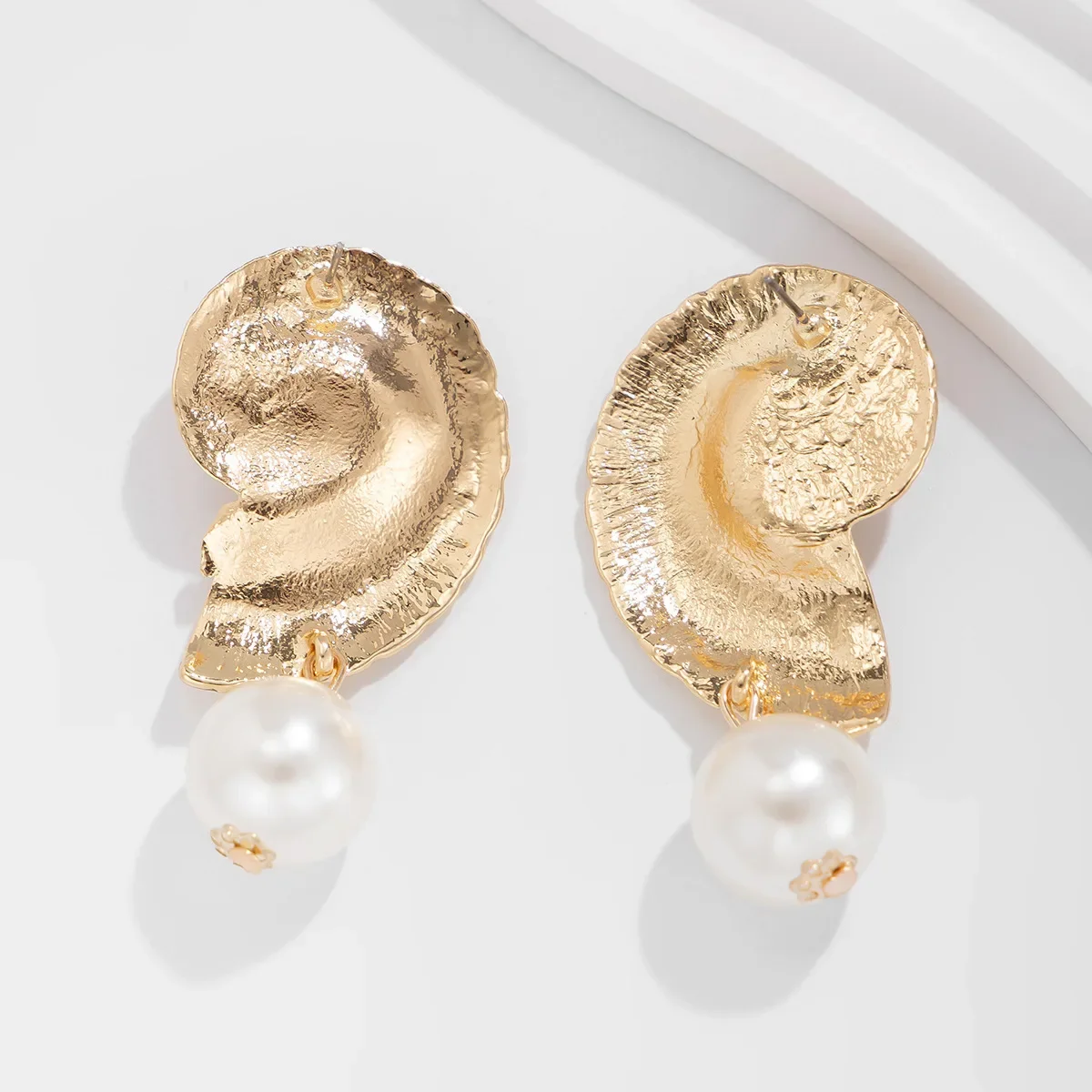 Punk Big Pearl Pendant Texture Shell Dangle Earrings Conch Sea Snail Studs White Beads Designer Vintage Lightweight Ear Jewelry