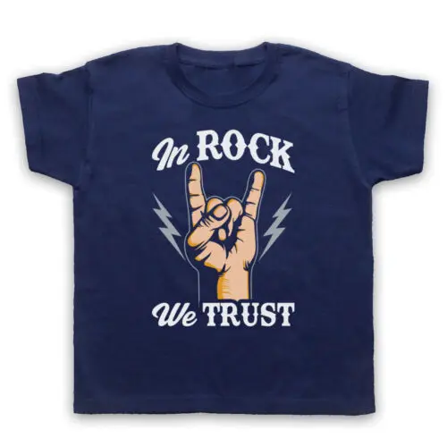 

Женская футболка в стиле рок с надписью «WE TRUST»